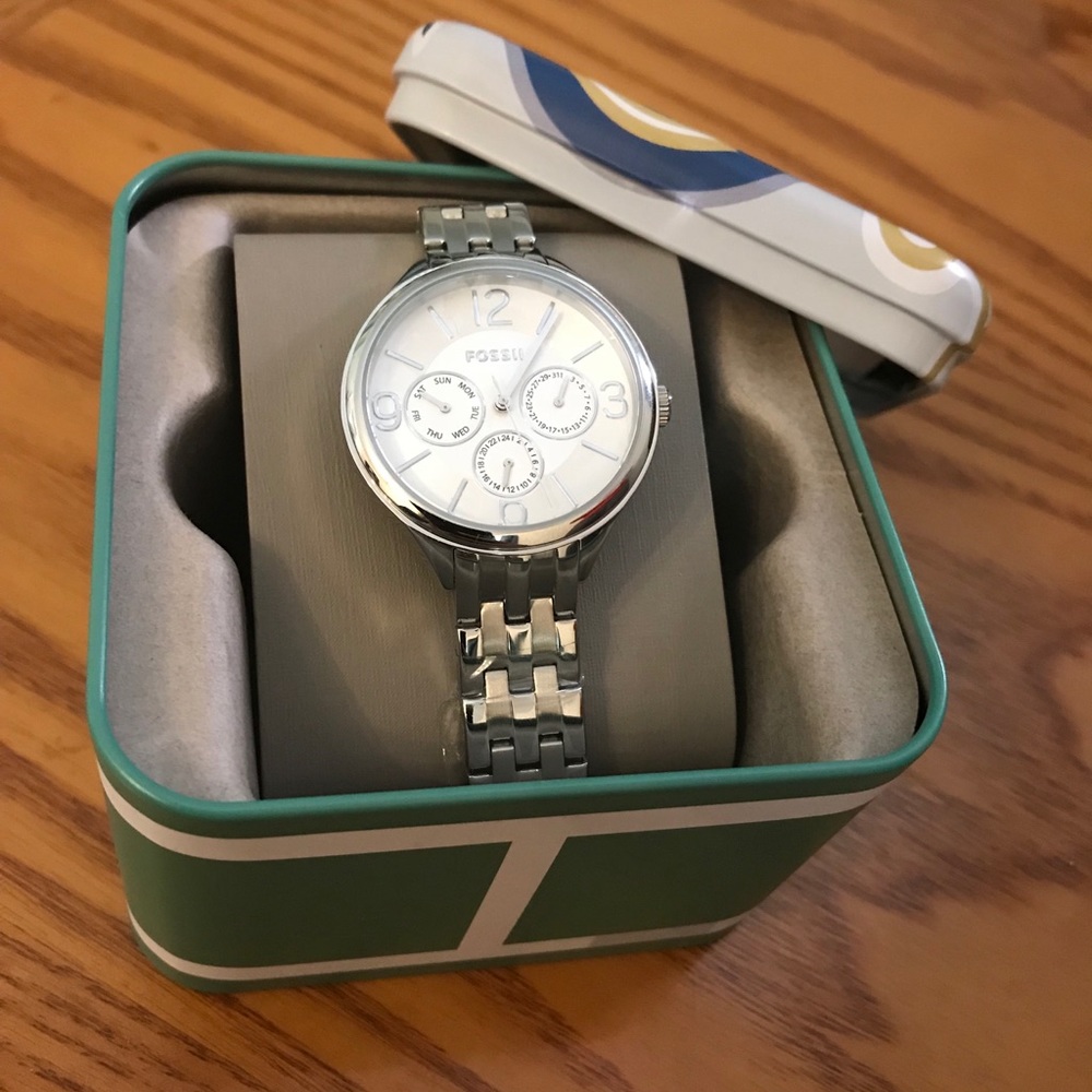 NWT Women’s Fossil Watch